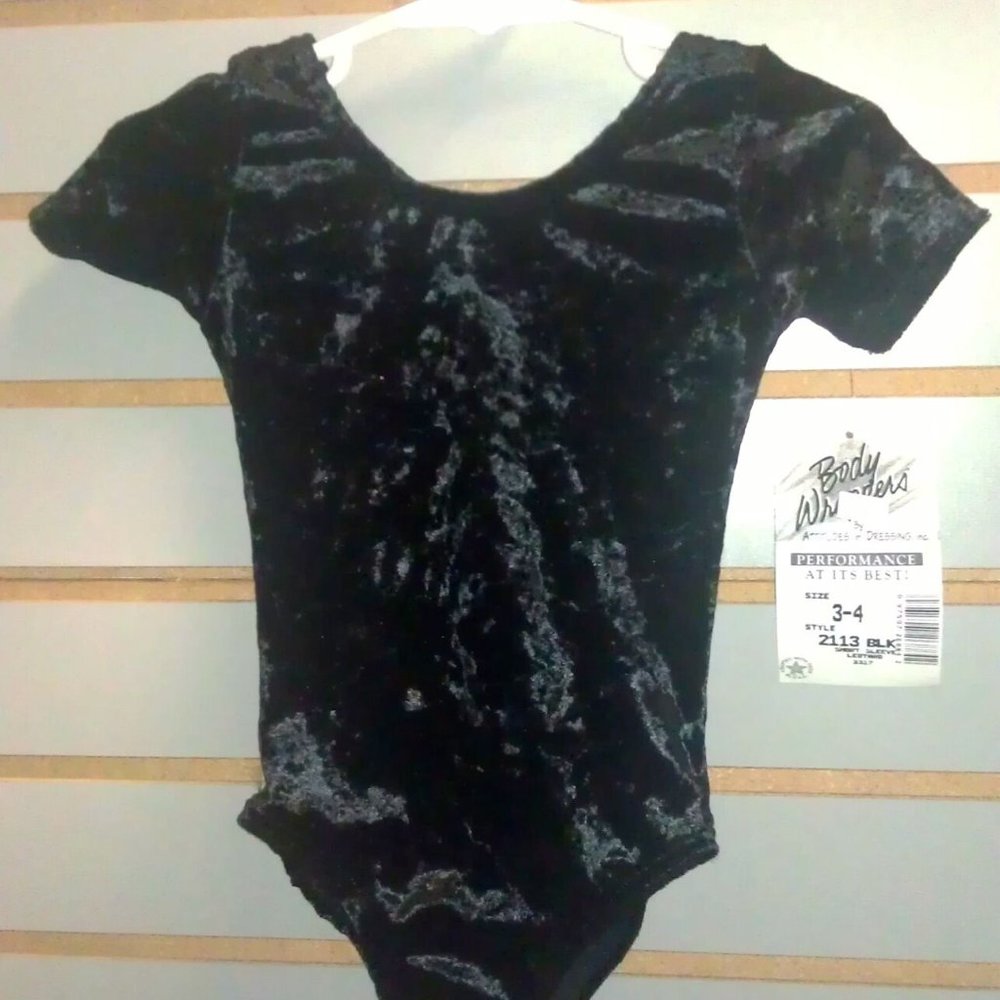 Body Wrappers 2113 Girls Size 3-4 (Fits 1-3) Black Velvet Short Sleeve Leotard